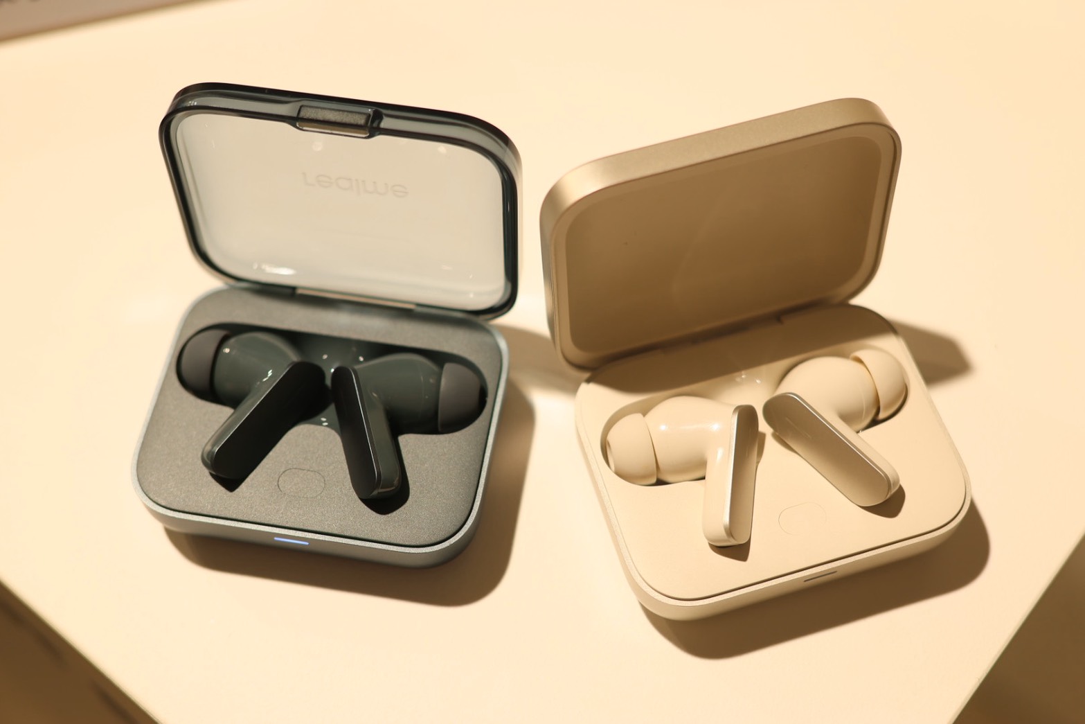 realme GT 8 Pro 正式發表：與 RICOH GR 合作街拍模式，內建 2 億畫素長焦鏡頭