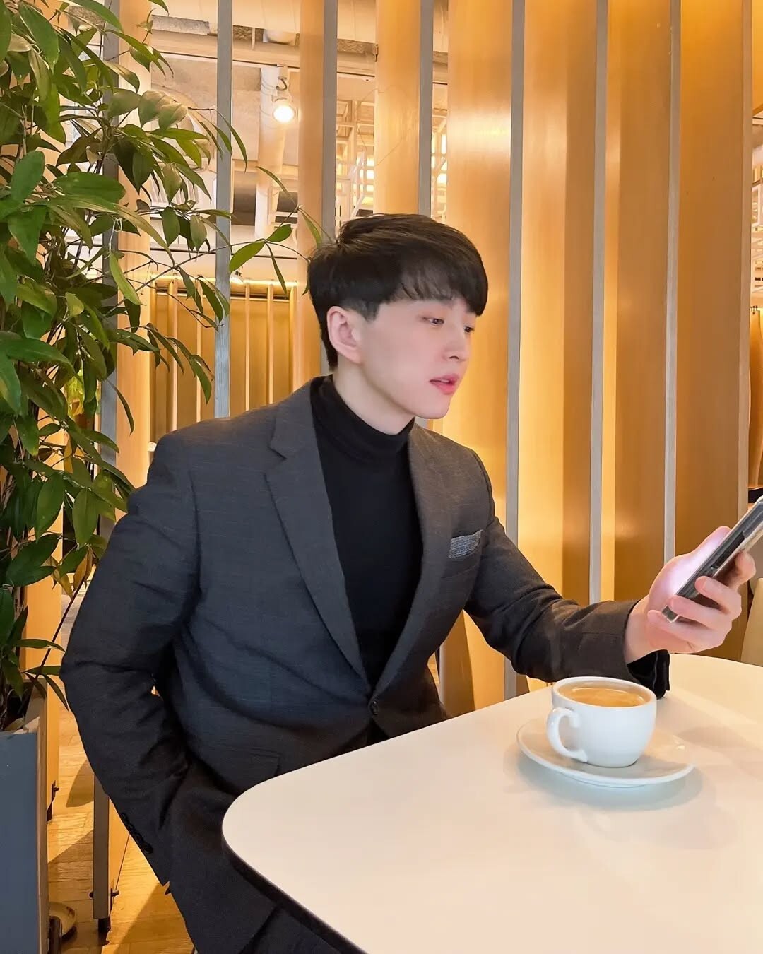 韓國最新36歲億萬富翁撞臉宋仲基！ 身分竟是爆火Medicube美容儀 CEO