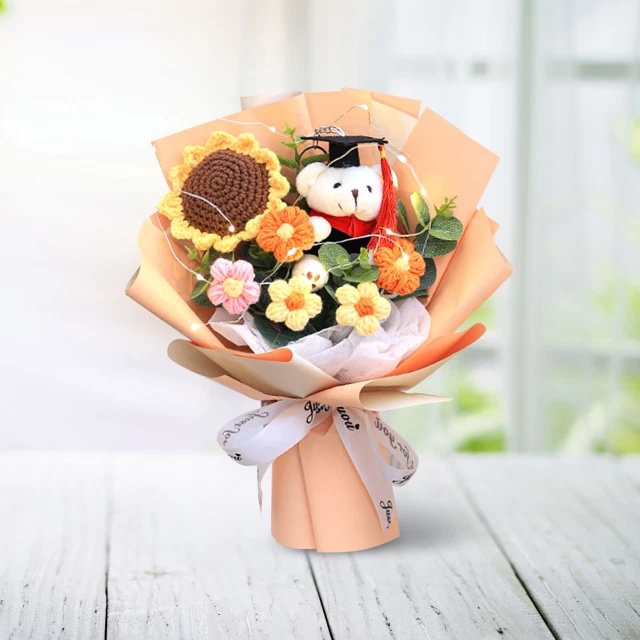 【Flower Plus】針織小熊公仔花束｜畢業花束