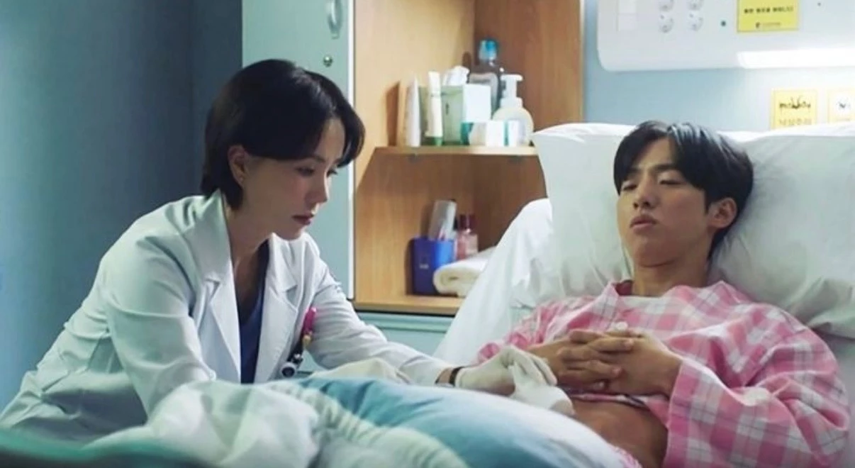 由嚴正化、金炳哲、明世彬、閔宇赫主演的《醫生車貞淑》在當時同樣締造收視奇蹟，故事講述車貞淑曾經是一名充滿抱負的醫生，在長年為家庭犧牲後，因一場變故決定重拾白袍，回到醫院當起實習醫生，卻一步步看清丈夫長期隱瞞的外遇與自私。