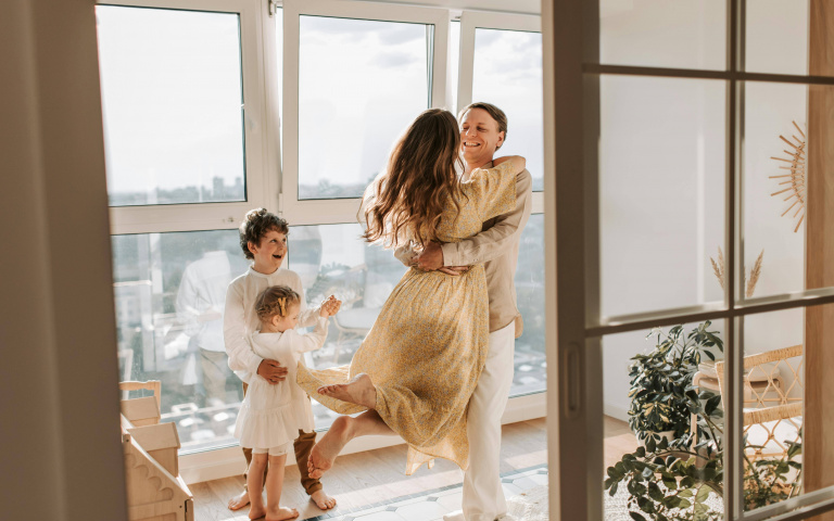 感情裡的真漢子！「5星座男」寵妻入骨　不講花言巧語只給最長情的溫暖