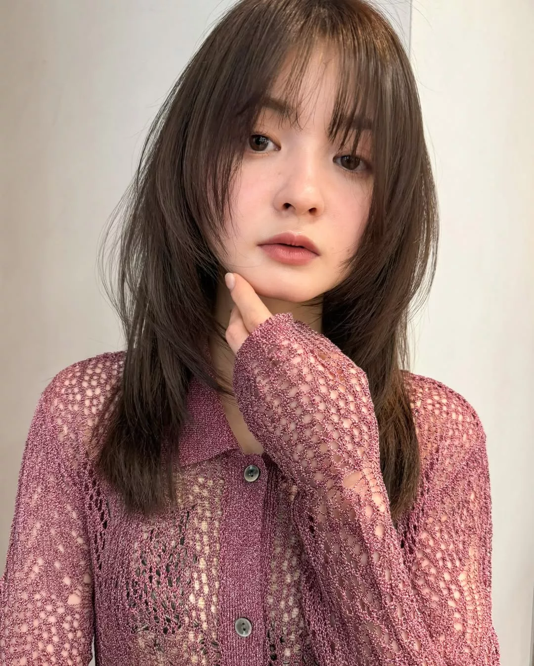 60歲減齡中長髮推薦1：小臉層次剪