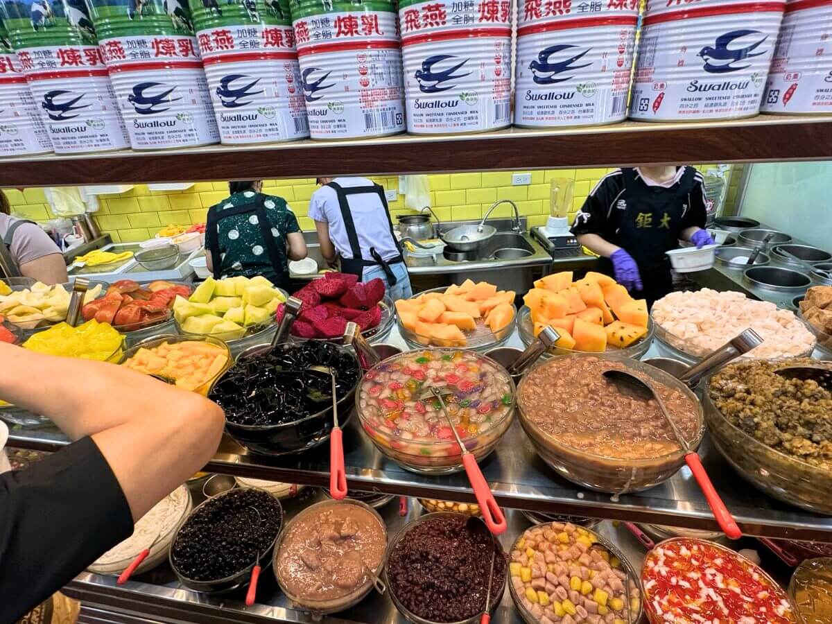 桃園冰品地圖｜15 間在地人氣冰店推薦！浮誇水果冰、日式刨冰、古早味綿綿冰一次收藏