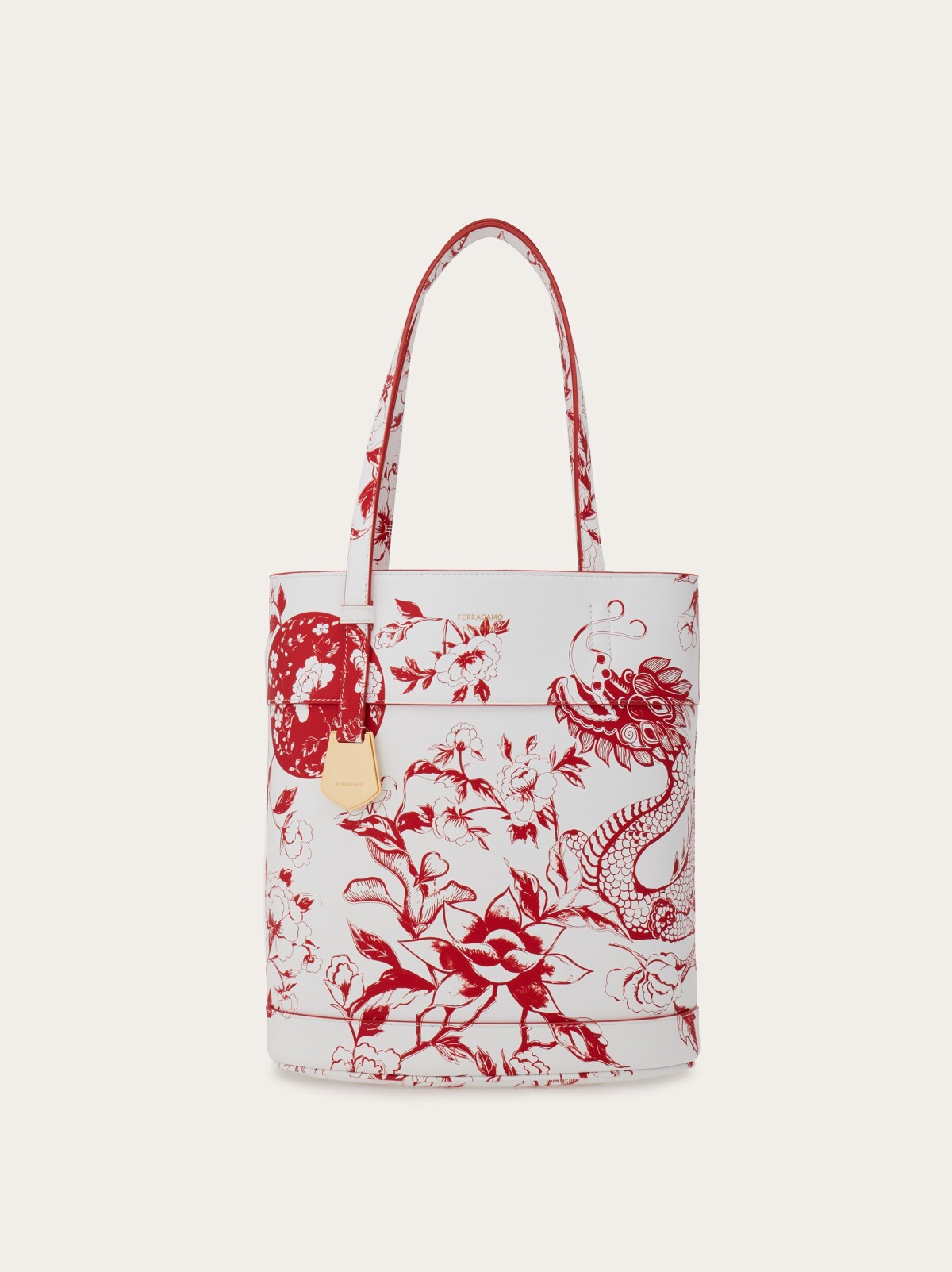 2024龍年限定精品包5：Ferragamo紅白印花龍紋水桶包 ，NT$67,900