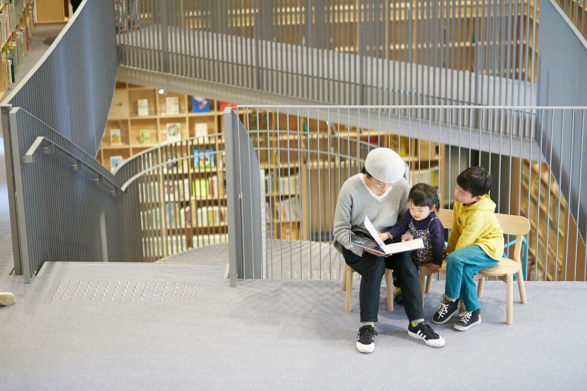 童書之森 ；橢圓造型 ；清水模