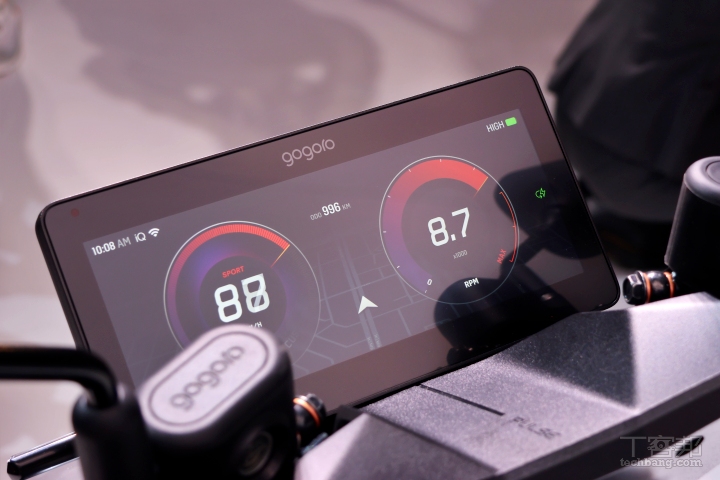 Gogoro Pulse性能旗艦發表：LED矩陣頭燈新造型、10.25吋智慧儀表可導航，不含補助價格 10.9 萬起