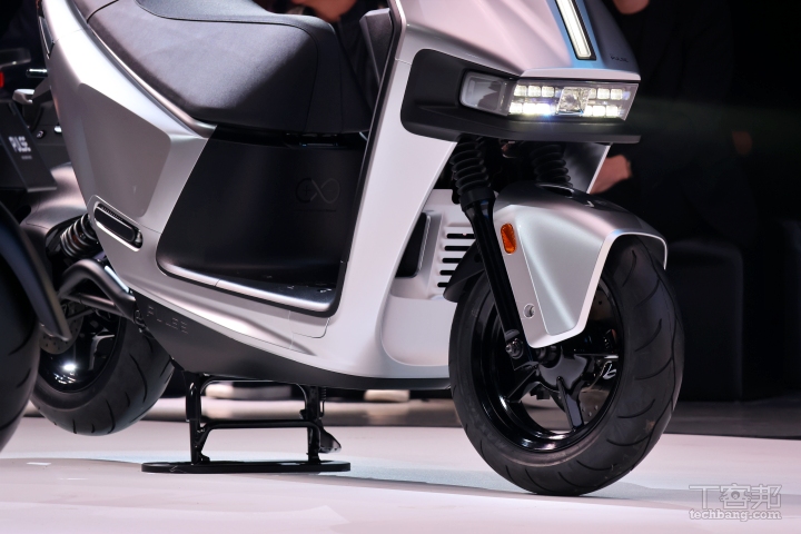 Gogoro Pulse性能旗艦發表：LED矩陣頭燈新造型、10.25吋智慧儀表可導航，不含補助價格 10.9 萬起