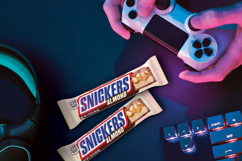 「520」告白神器！一口咬下 SNICKERS®「杏」福滋味、顆粒口感香氣大爆棚！ | LINE購物