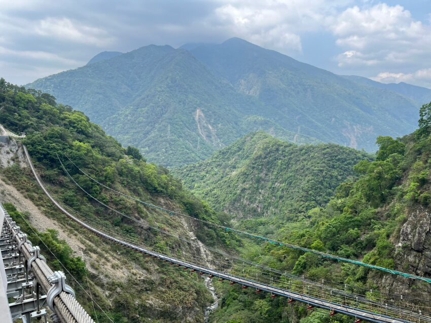 雙龍瀑布七彩吊橋, 雙龍水源吊橋