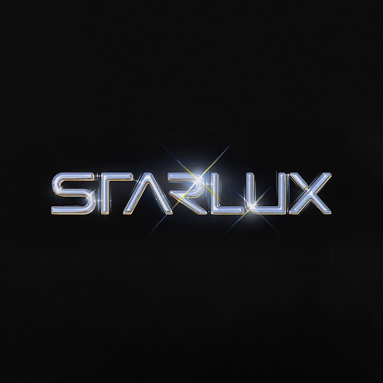 在這次合作中，空山基罕見以個人名義冠名，將象徵航空的「Air」融入姓氏SORAYAMA