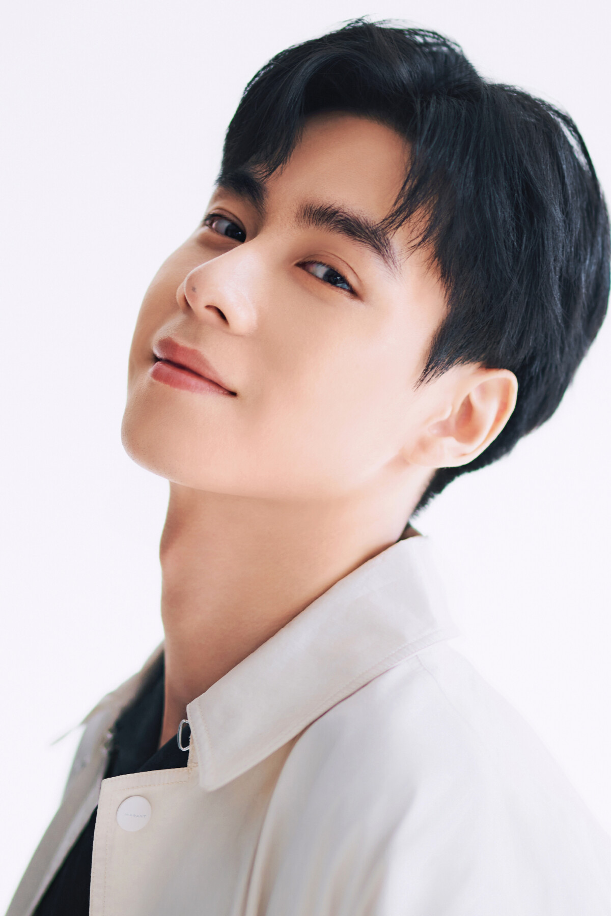 韓網熱議「比車銀優帥的陸劇演員」！肖戰、楊洋人氣高，他們因《致我們》系列紅遍海外