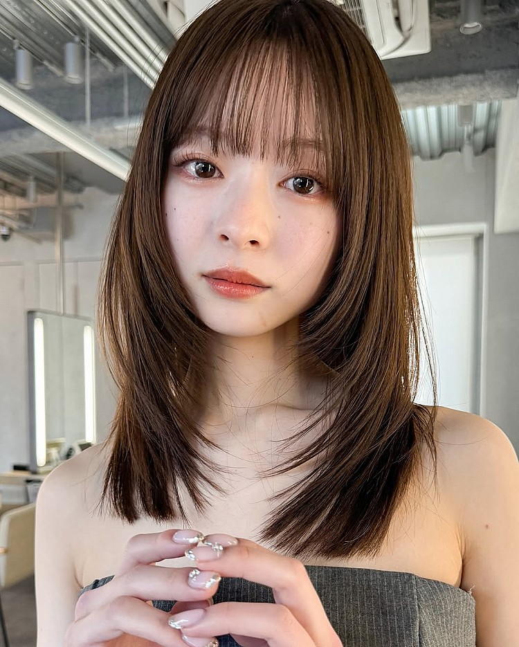 層次剪髮型推薦6：小顏剪空氣瀏海