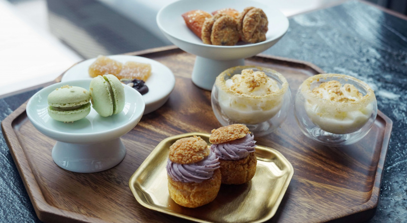 「韓菓精緻小點」目前不定期推出洋梨法式水果軟糖、韓式辣醬費南雪、茉莉花茶馬卡龍與季節刨冰等。（1,080元，圖／魏妤靜攝）