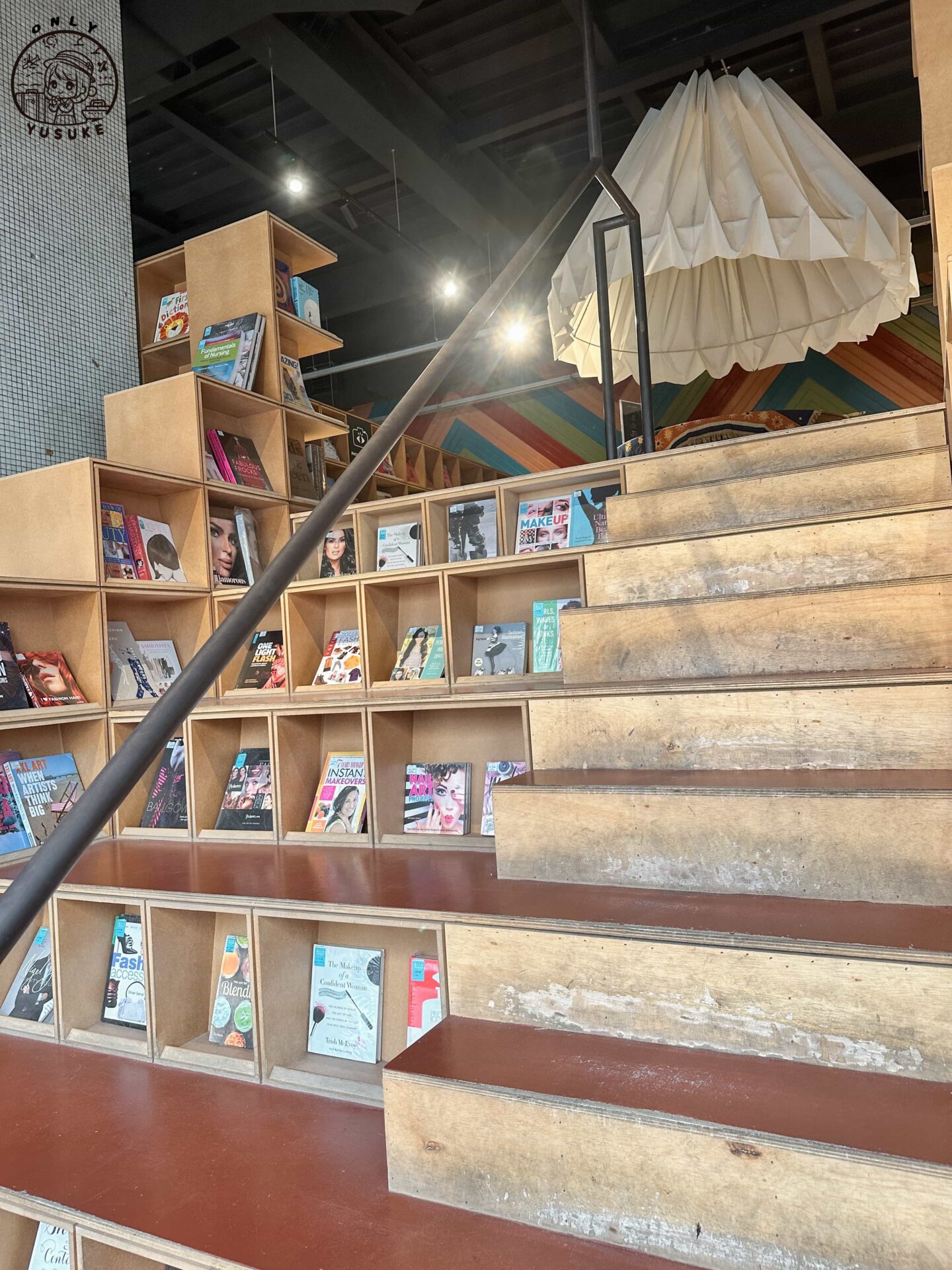 BookXcess莰廠街迷宮書店