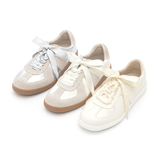 焦糖色與奶油白德訓鞋復古穿搭推薦，經典配色百搭又時髦D+AF