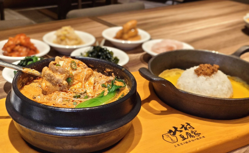 「麻辣奶油嫩豆腐煲」因融入奶香使辣度相對減低，不致過於嗆辣。（358元，圖／魏妤靜攝）