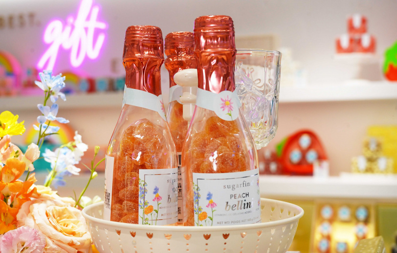 「貝里尼水蜜桃軟糖瓶」以Peach Bellini調酒為靈感，軟糖充滿水蜜桃果汁風味。（1,190元，圖／魏妤靜攝）