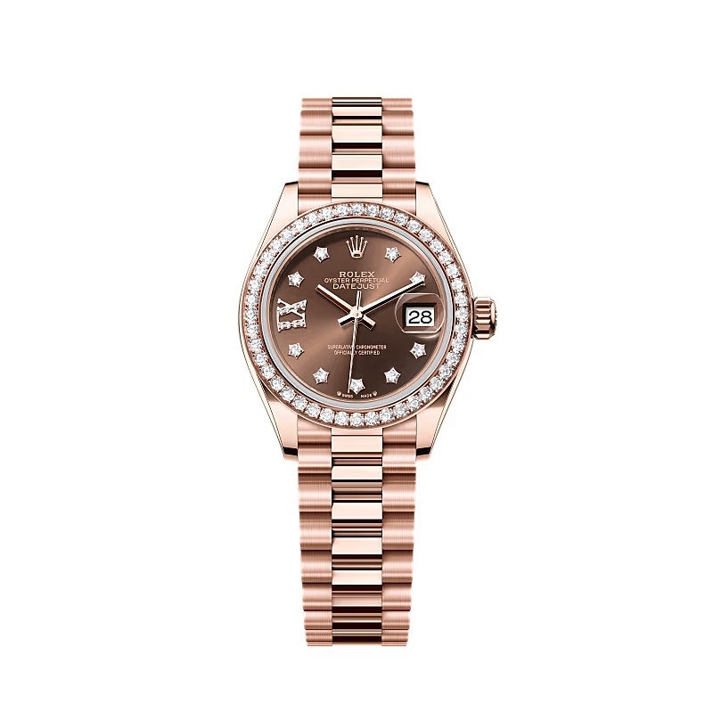 Lady-Datejust 是勞力士對女性經典的最高禮讚。這款28毫米的18K永恆玫瑰金腕錶，散發柔和卻堅定的氣場。巧克力色太陽光線錶面在光線下呈現細膩漸層，彷彿女人成熟後的光澤——不張揚，卻令人無法忽視。鑽石時標與鑲鑽外圈呼應著細節之美，而元首型（President）錶帶的設計，更讓腕錶與肌膚無縫貼合，展現極致工藝。每顆寶石皆由工匠手工鑲嵌，比例、排列與亮度都經精密校準。那份嚴謹與優雅的結合，正如現代女性，外柔內剛，優雅卻堅定。