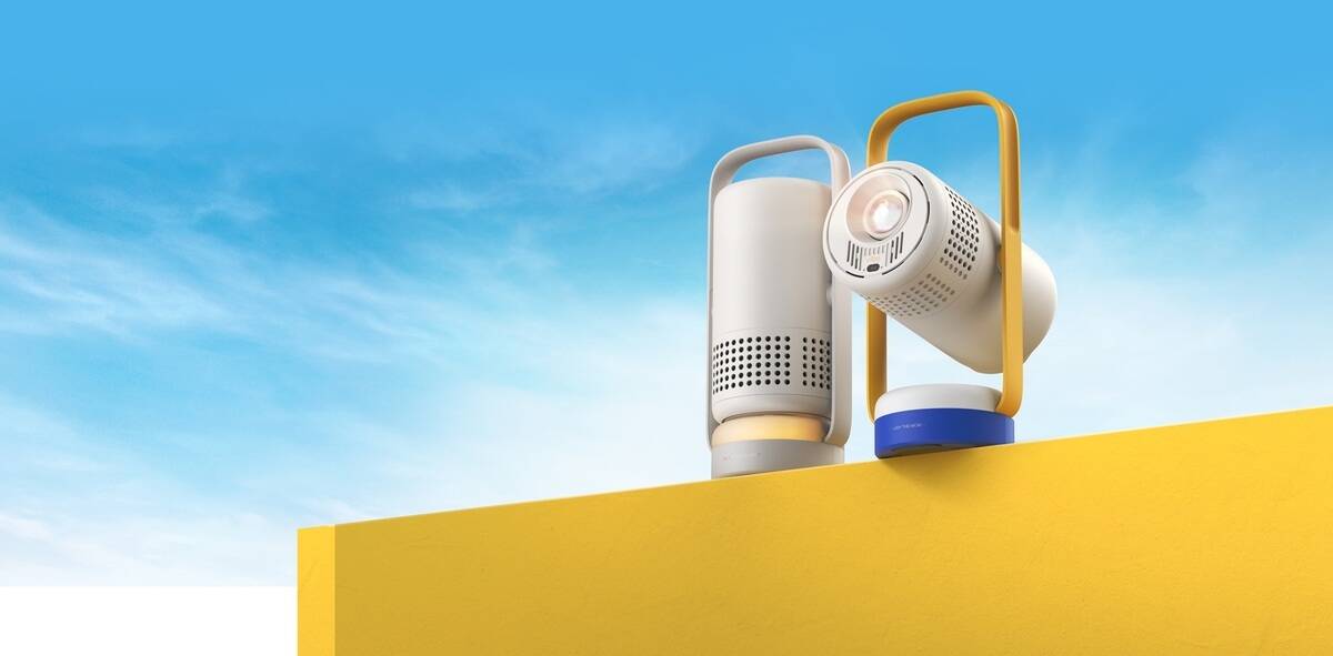 Vibe One 小燈籠具備 160 度支架與提把，適合在居家不同場景間自由移動。