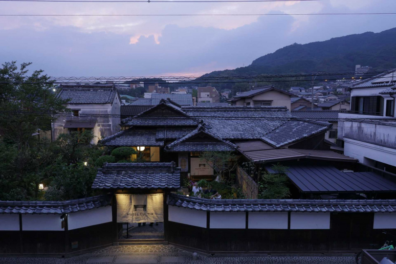 距離天滿宮僅十步之遙的古香庵，曾是侍奉天滿宮水墨畫家的居所（© VMG HOTELS & UNIQUE VENUES）