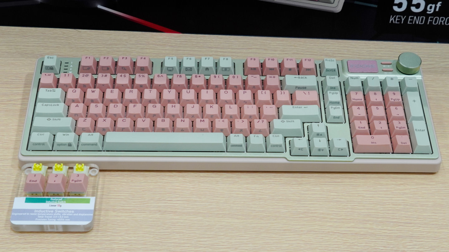 K85U則為研發中的電感軸機械式鍵盤，回報率高達8,000 Hz。