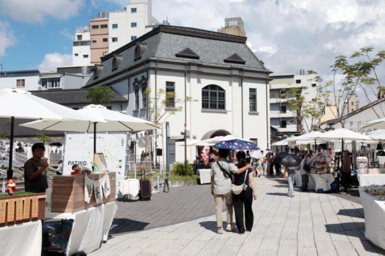 台南西市場的改建計劃分為兩大階段：一是古蹟本體的修復，二是周邊街廓整建。古蹟本體修復於 2017 年展開，2021 年完工，總體改建費用超過 1.35 億元。