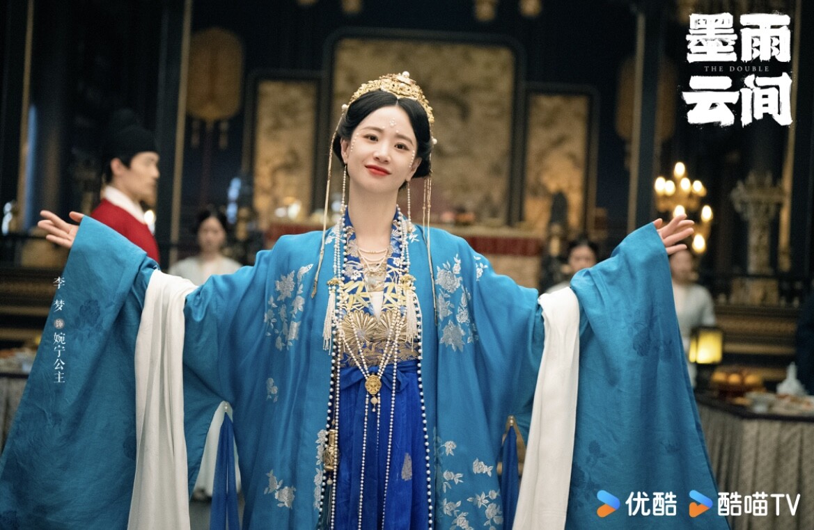 《墨雨雲間》開播六大評價：吳謹言復仇爽度超高、熱度登頂超越《狐妖小紅娘》！