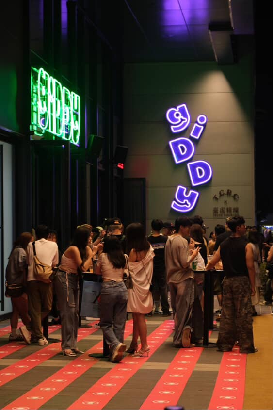 台南酒吧推薦》精選7間隱身巷弄內的台南特色酒吧，尋找府城微醺時光！