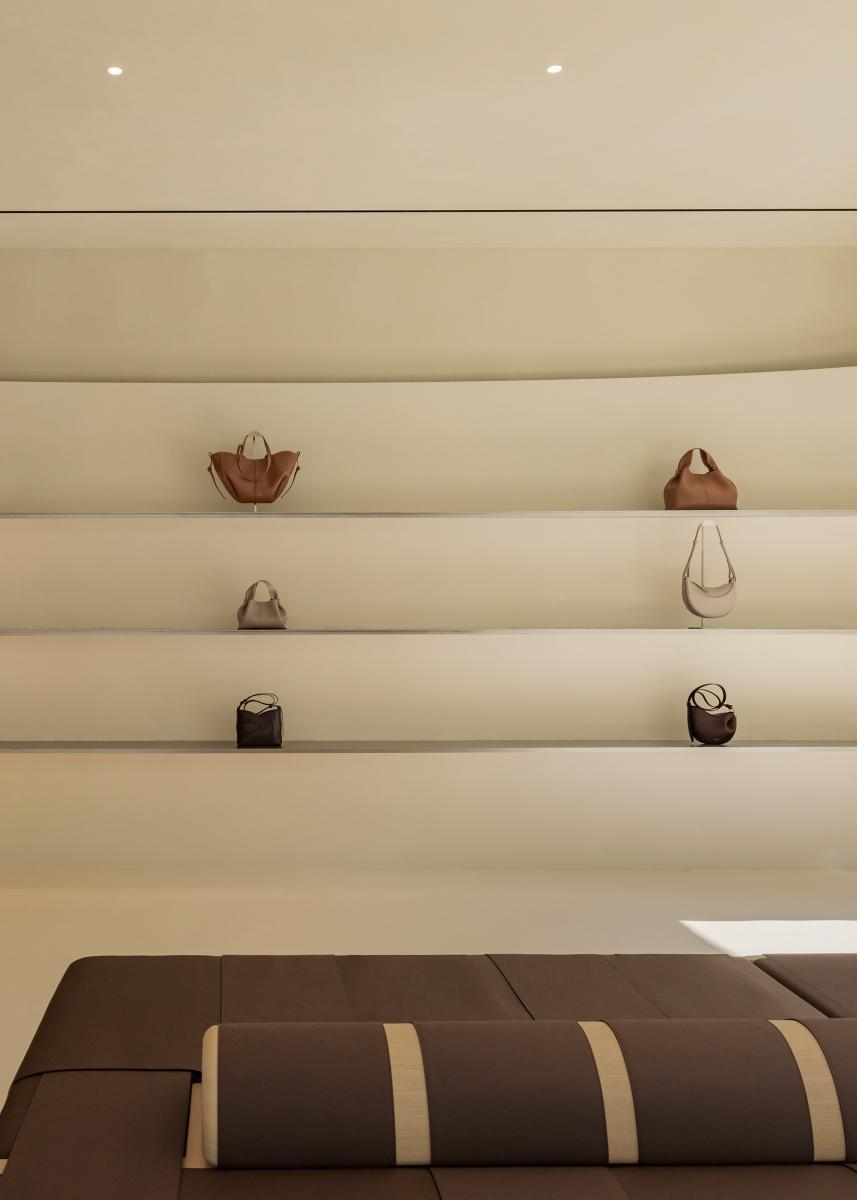 強勁的收入，讓Polène被LVMH集團相中。