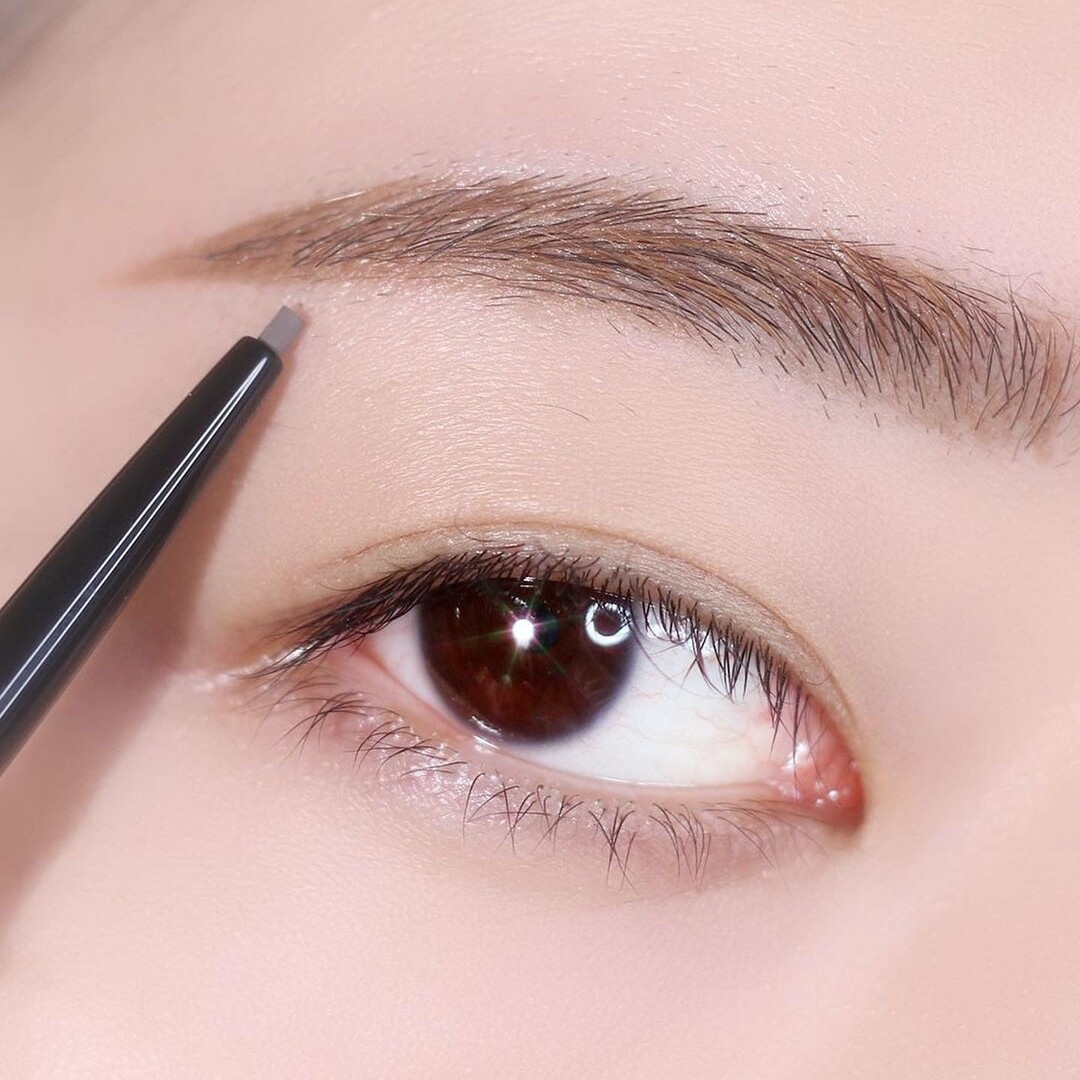 新手基本畫眉眉型，提升面部折疊更顯瘦，《淚之女王》金智媛改變眉型