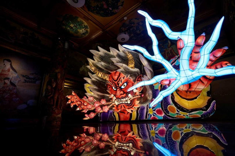 圖1：第十屆《和之光×百段階段2025》以「鬼」為主題。交錯日本傳統文化與現代藝術創作，靜觀心中之「鬼」。《和のあかり×百段階段2025》北村 春一（青森ねぶた ねぶた師）。©