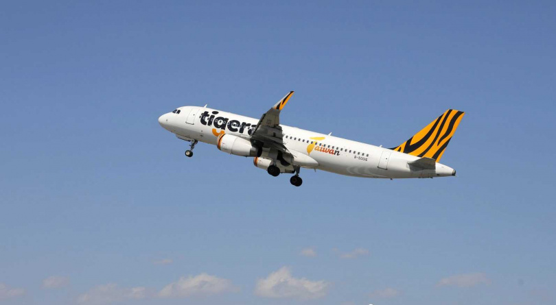 虎航攤位將推出拍貼機，民眾可經AI藉圖像生成技術，隨機和各地著名景點進行合影。（圖／台灣虎航提供）