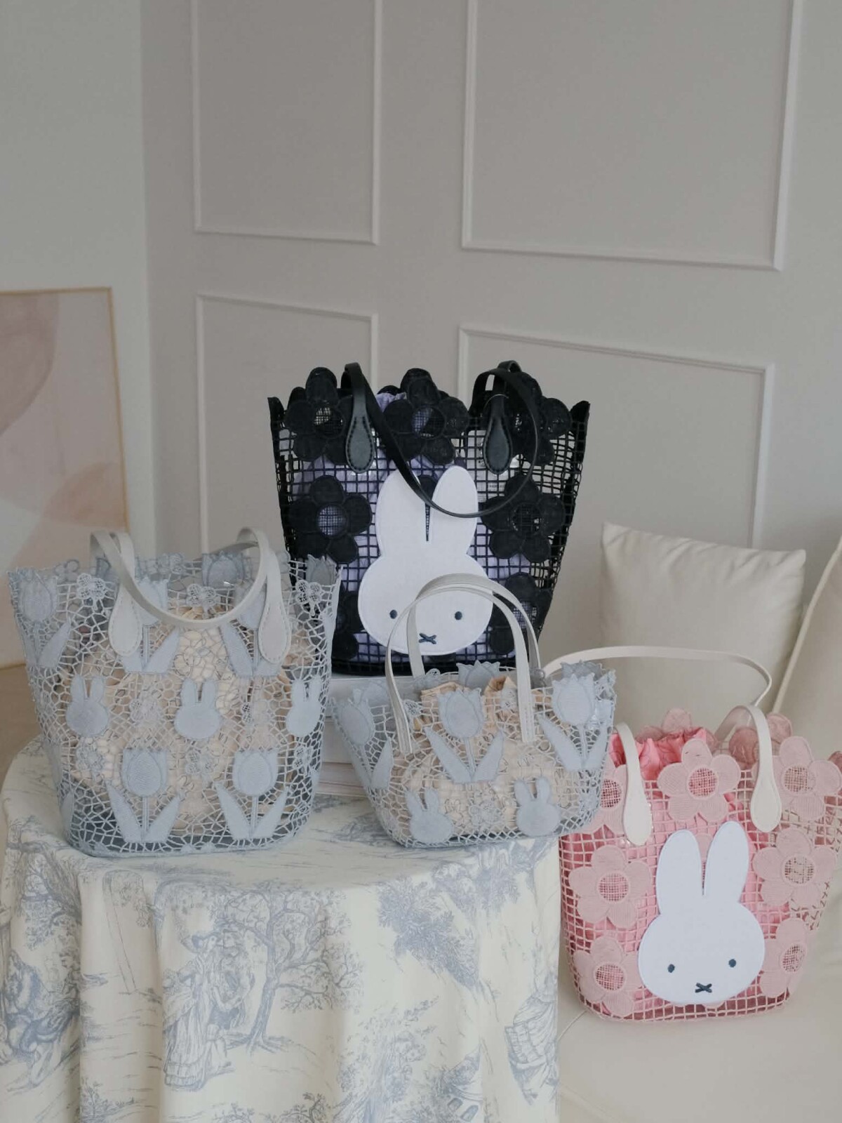 7-11「Miffy米飛兔70週年」集點！絨毛飲料杯套、miffy可頌玩偶、收納籃組等86款一次看