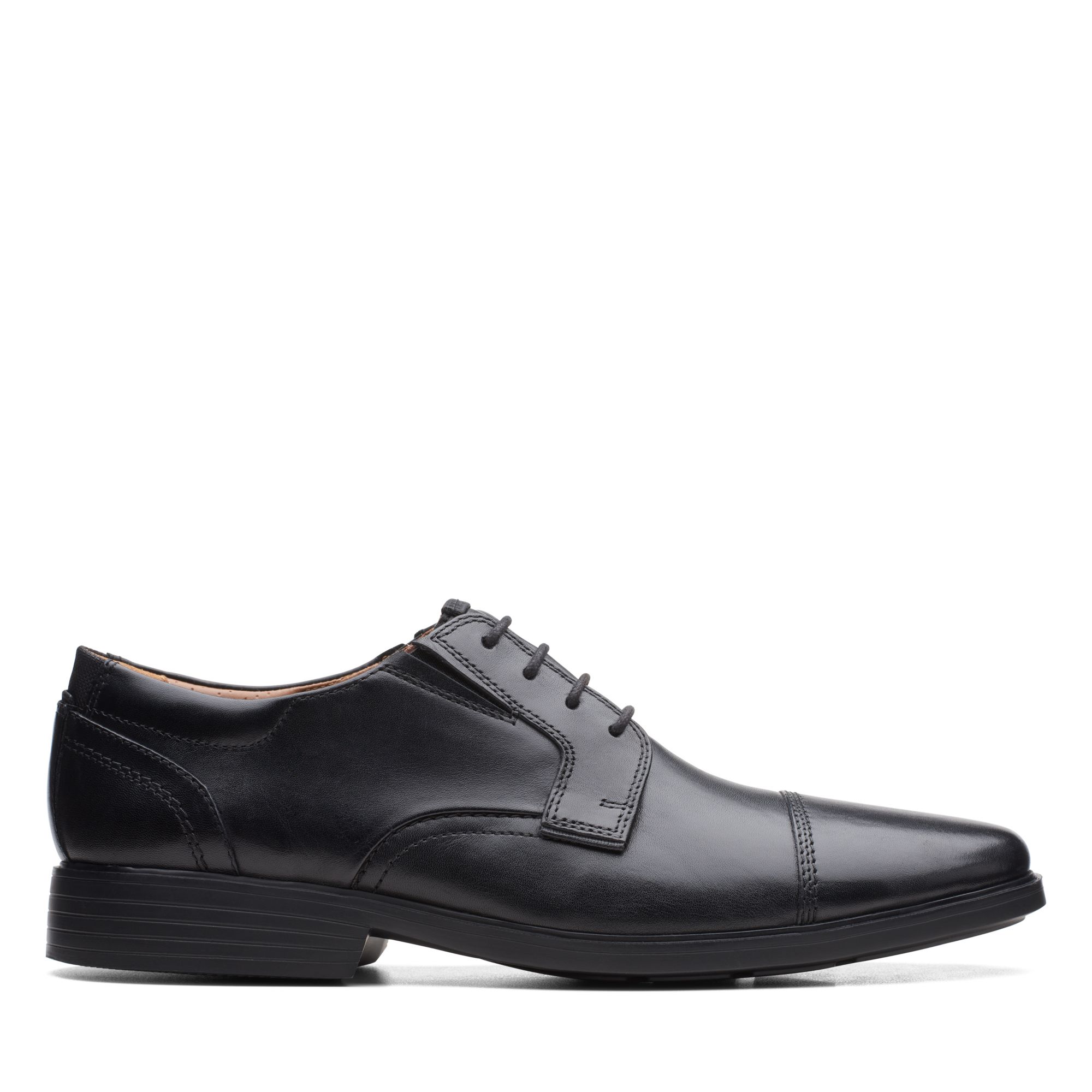 Clarks 都會紳士- Clarkslite Cap正裝入門款寬楦橫飾輕量紳士鞋(黑色) CLM68244D-男