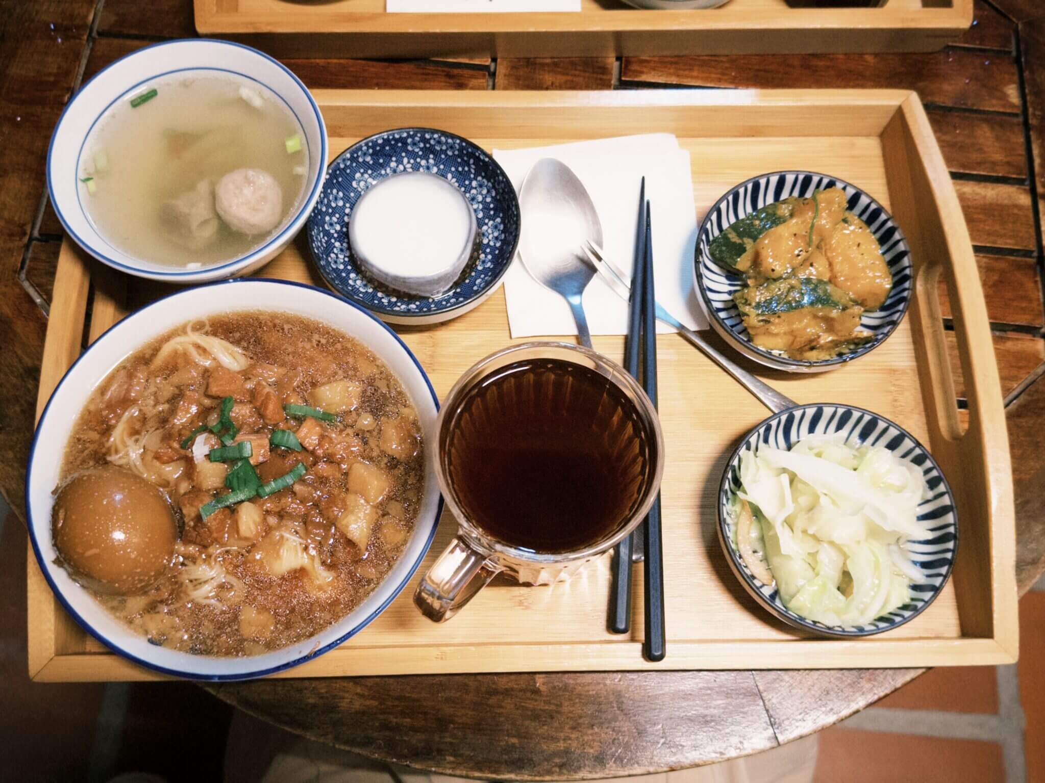 影｜金門美食｜隱藏在古厝的3家特色美食！低調版米其林料理、號稱金門最好吃滷肉