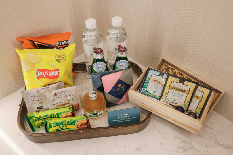 目前房內Mini Bar（包含冰箱飲品）皆為免費提供，讓許多住客直呼超佛心。（圖／楊澍攝）
