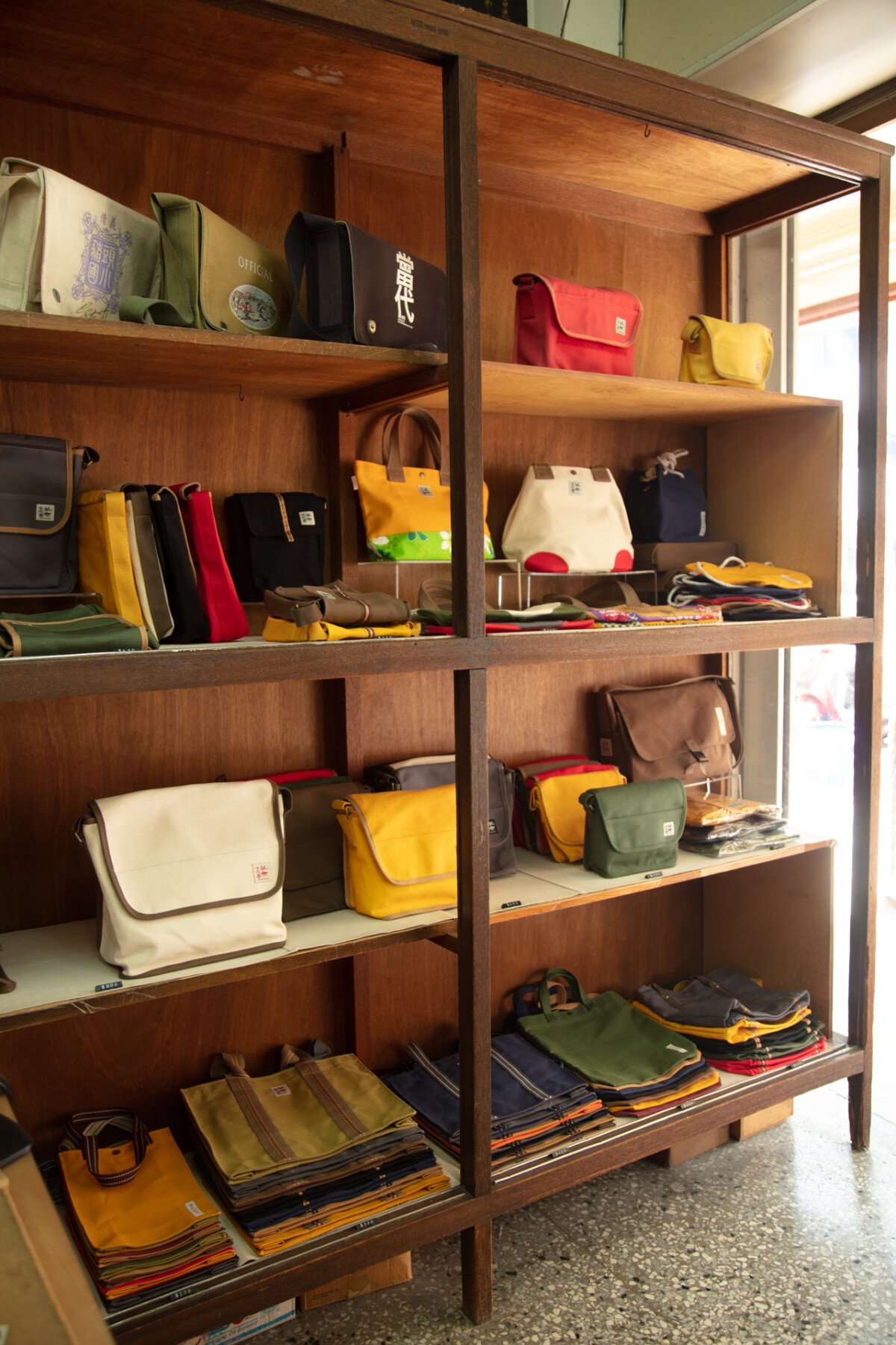 台南帆布包推薦！合成帆布行、永盛帆布行、廣富號給你多種選擇！