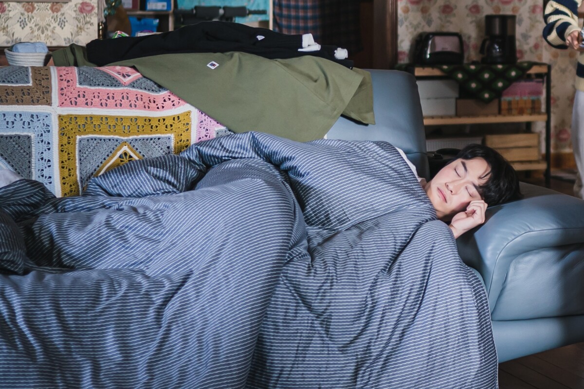 失眠救星！7個「提高睡眠品質」方法：睡前不要滑手機、減少咖啡攝取，「這點」超有感