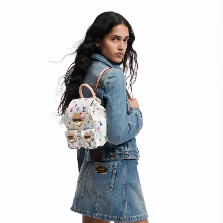 這款Venice後背包復刻品牌與藝術家合作的彩色老花，是為2000年代初期「超人氣」聯名復刻款之一。