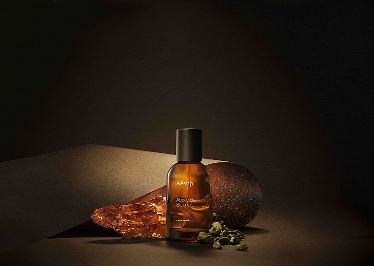 Aesop第一款琥珀調香水「蒼穹之上．引」