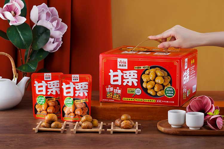 人氣「特選甘栗禮盒」嚴選A級免剝殼甘栗仁，可分次享用、保存更輕鬆。
