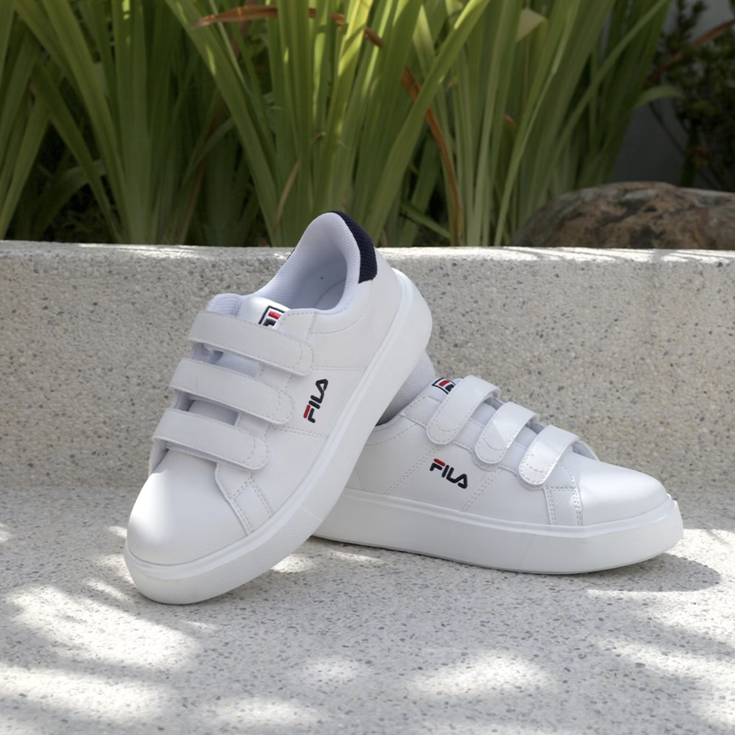 Fila中性款燈芯絨厚底小白鞋(魔鬼氈)