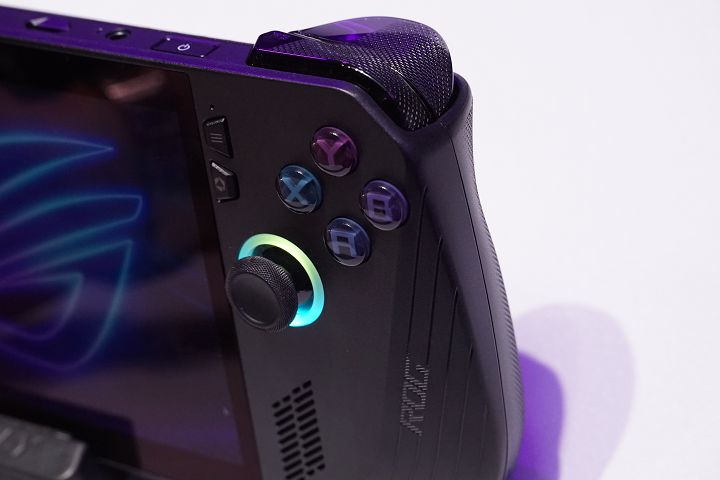 Computex 2024：ROG Ally X 掌機正式亮相，升級電池、記憶體，內建 1TB SSD，建議售價 25,999 元