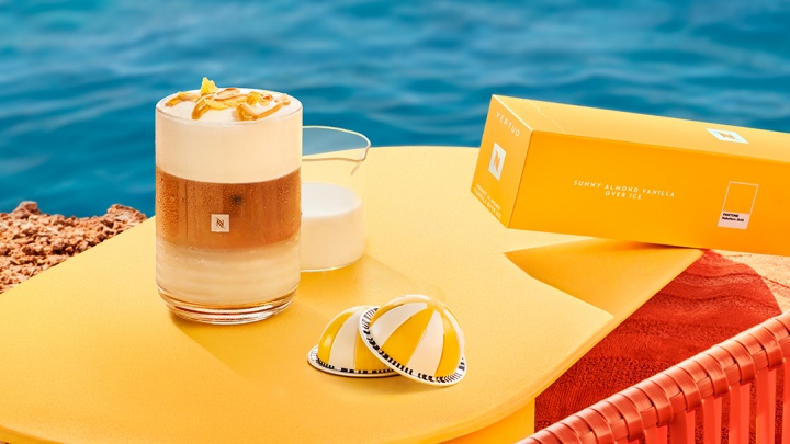 Nespresso 攜手 PANTONE 推出杏仁香草風味咖啡、聯名柑橘橙系列咖啡機與多款時尚配件
