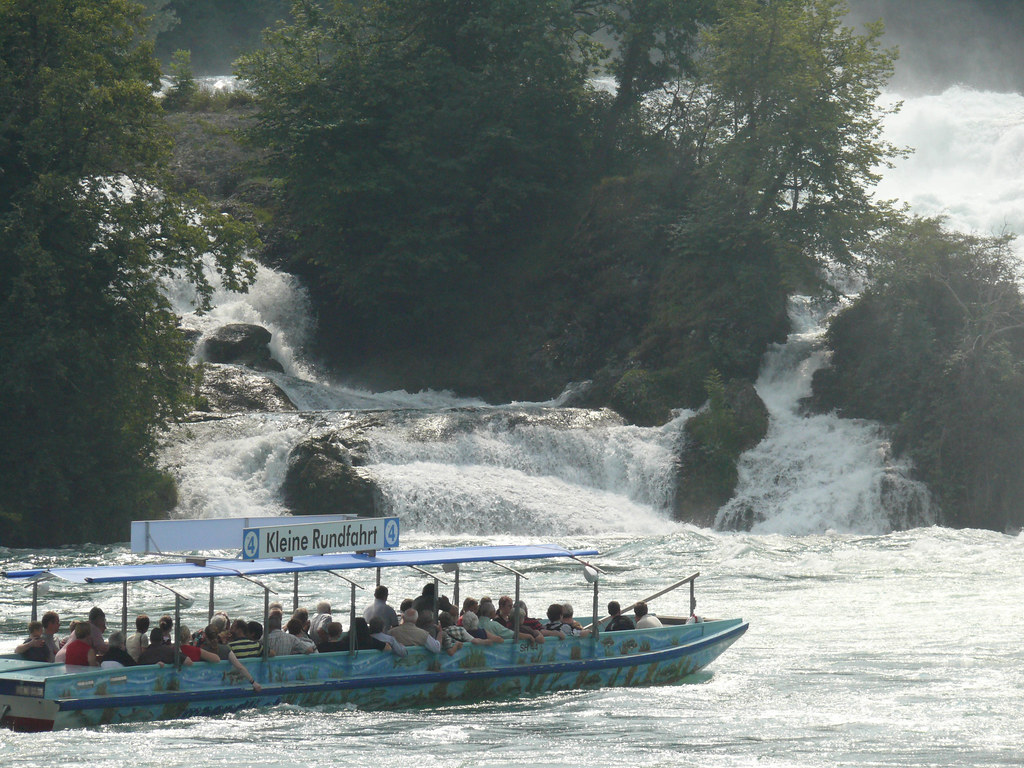 萊茵瀑布上的小船.jpg | Rhine Falls | Mirage Lin | Flickr