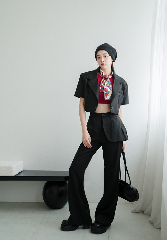 兩件套！設計新款不規則時髦短版西裝套裝