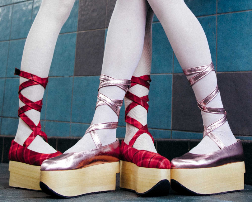 Rocking Horse Ballerina 厚底鞋 粉紅(亞洲獨家) ／32,400元，紅色／31,300元（圖／品牌提供）