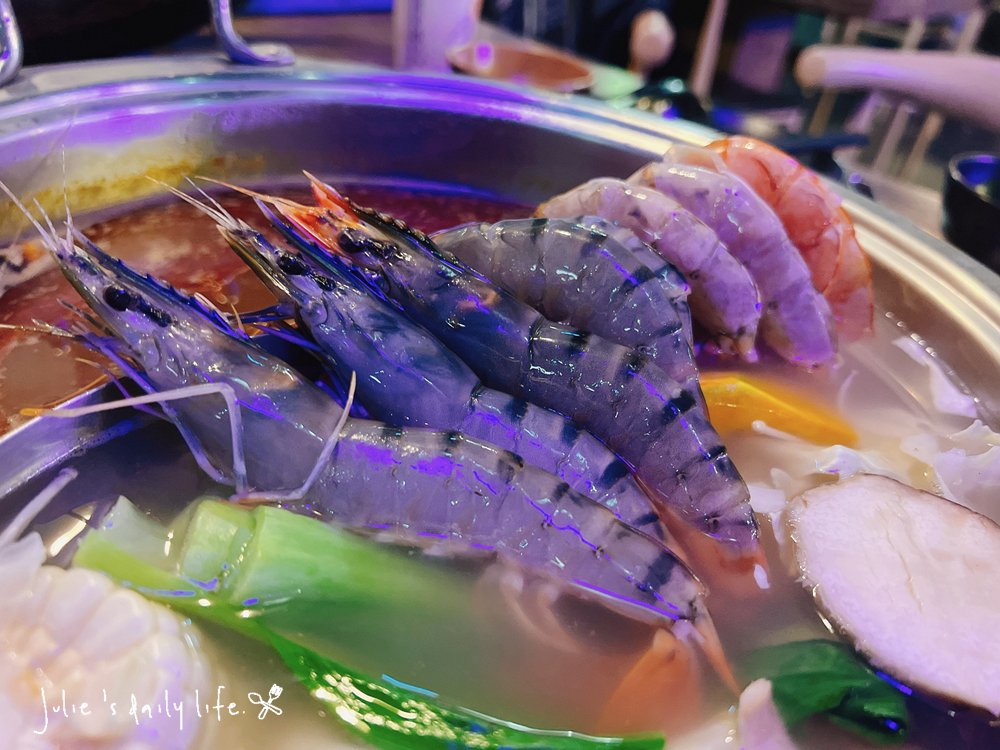 刷刷鍋,和牛,文化路,板橋,板橋火鍋,板橋車站,活蝦,海牧,海牧水產鍋物,海牧火鍋,海鮮,涮涮鍋,火鍋,火鍋推薦,聚餐推薦,鍋物,餐廳推薦,鴛鴦鍋,麻辣鍋 @跟著Julie一起走吧