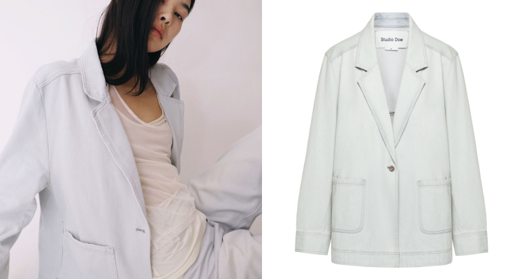 Studio Doe將原本不羈率性的牛仔布料，透過細節與款式的巧妙設計，成功轉化出帶有一抹正式感的獨特風格。這件單寧西裝外套由設計團隊精心採用水洗工藝，打造出獨特的色澤與柔軟且挺拔的手感。