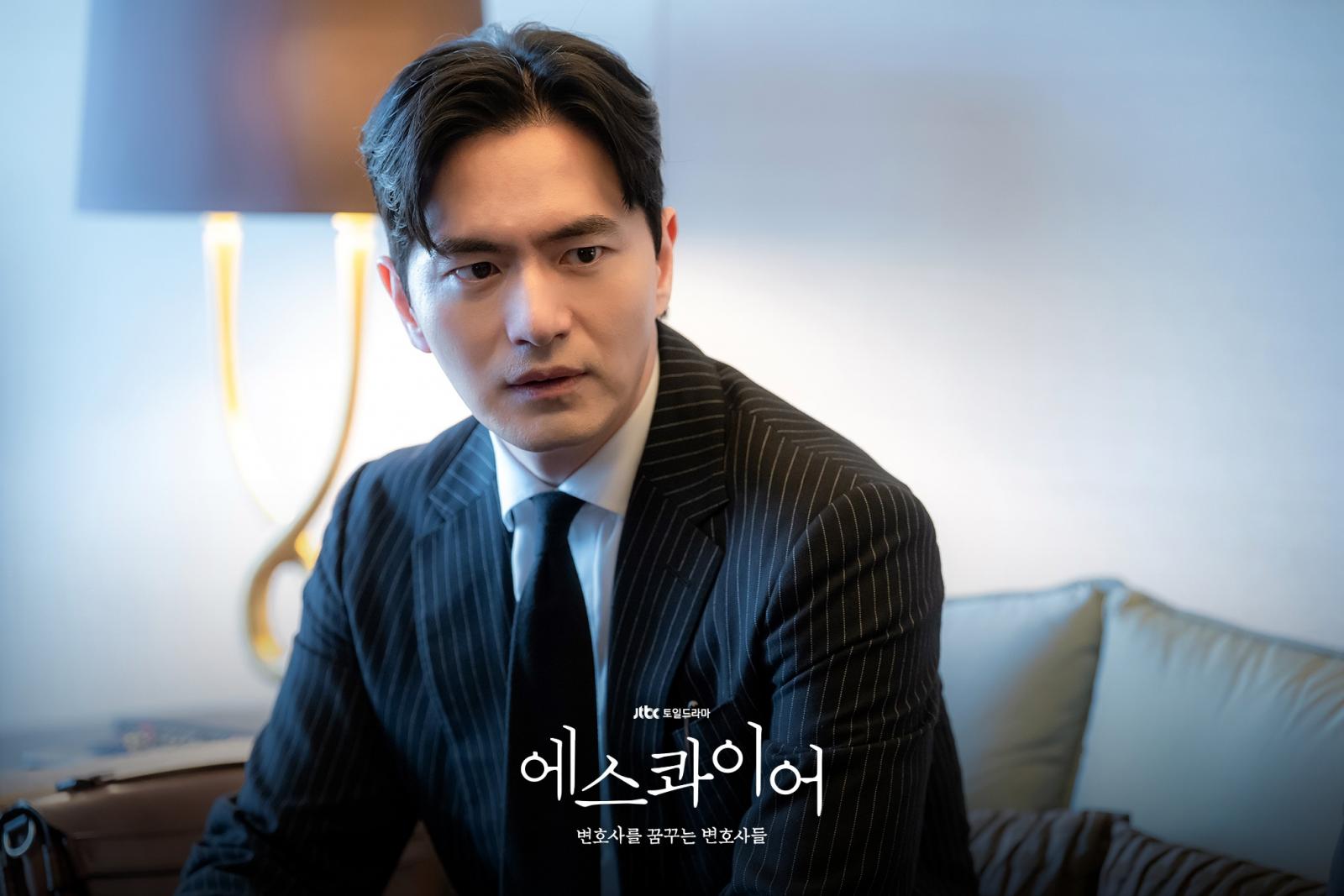 雖以律師事務所為舞台，《夢想成為律師的律師們》卻透過一場場官司探討「愛」各種形式命題。